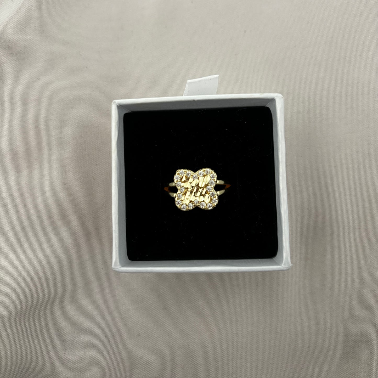 Clover Ring